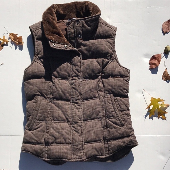 Tommy Hilfiger Jackets & Blazers - ☕️Tommy Hilfiger Brown Quilted Outdoor Vest EUC